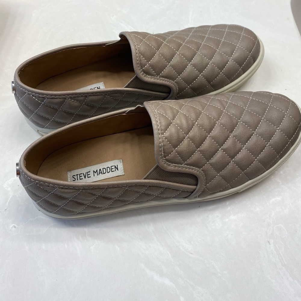 Steve Madden Ecentrcq slip on sneakers, grey, size 10